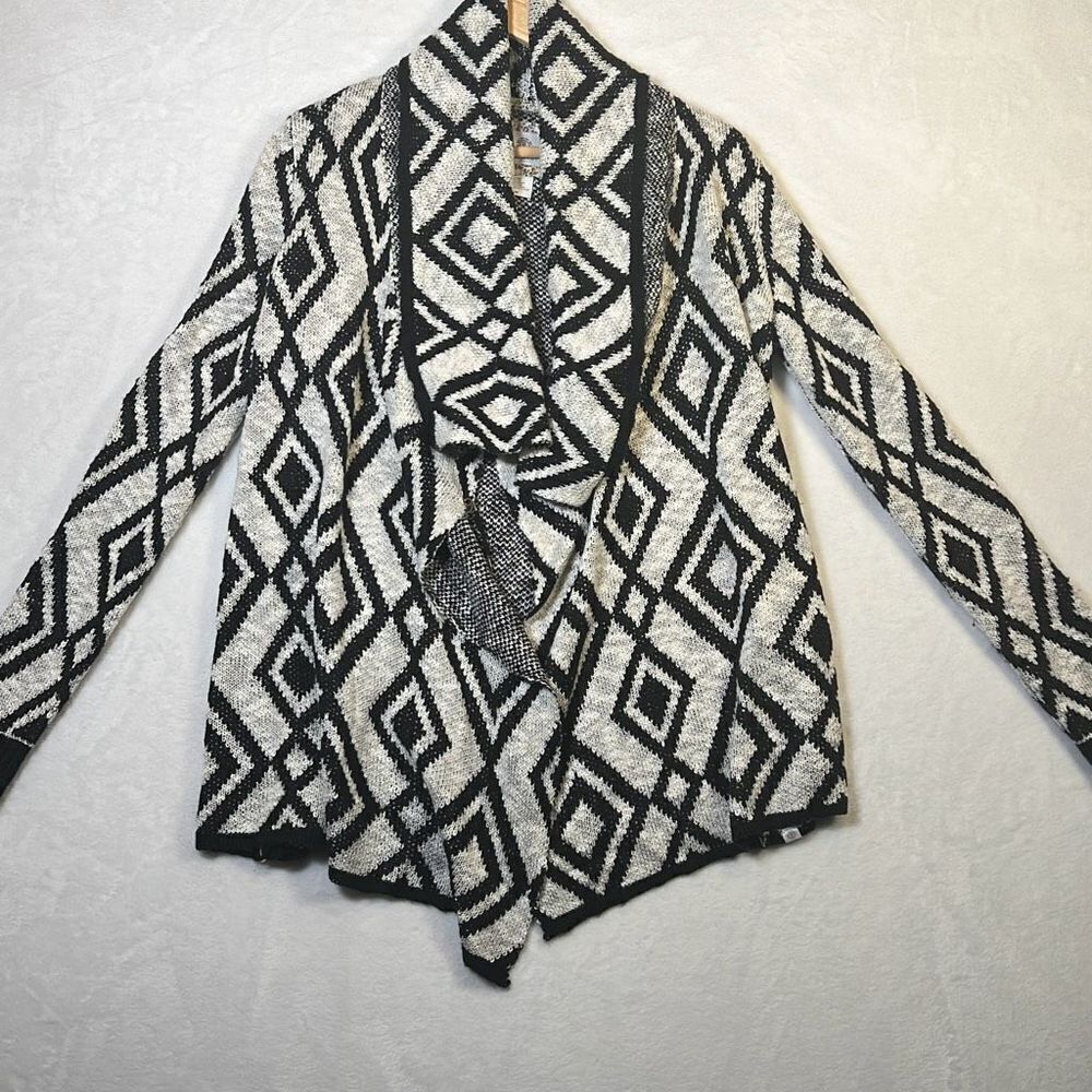 Element Black & white long cardigan/ Shaw‎ sweater- Women’s- Medium